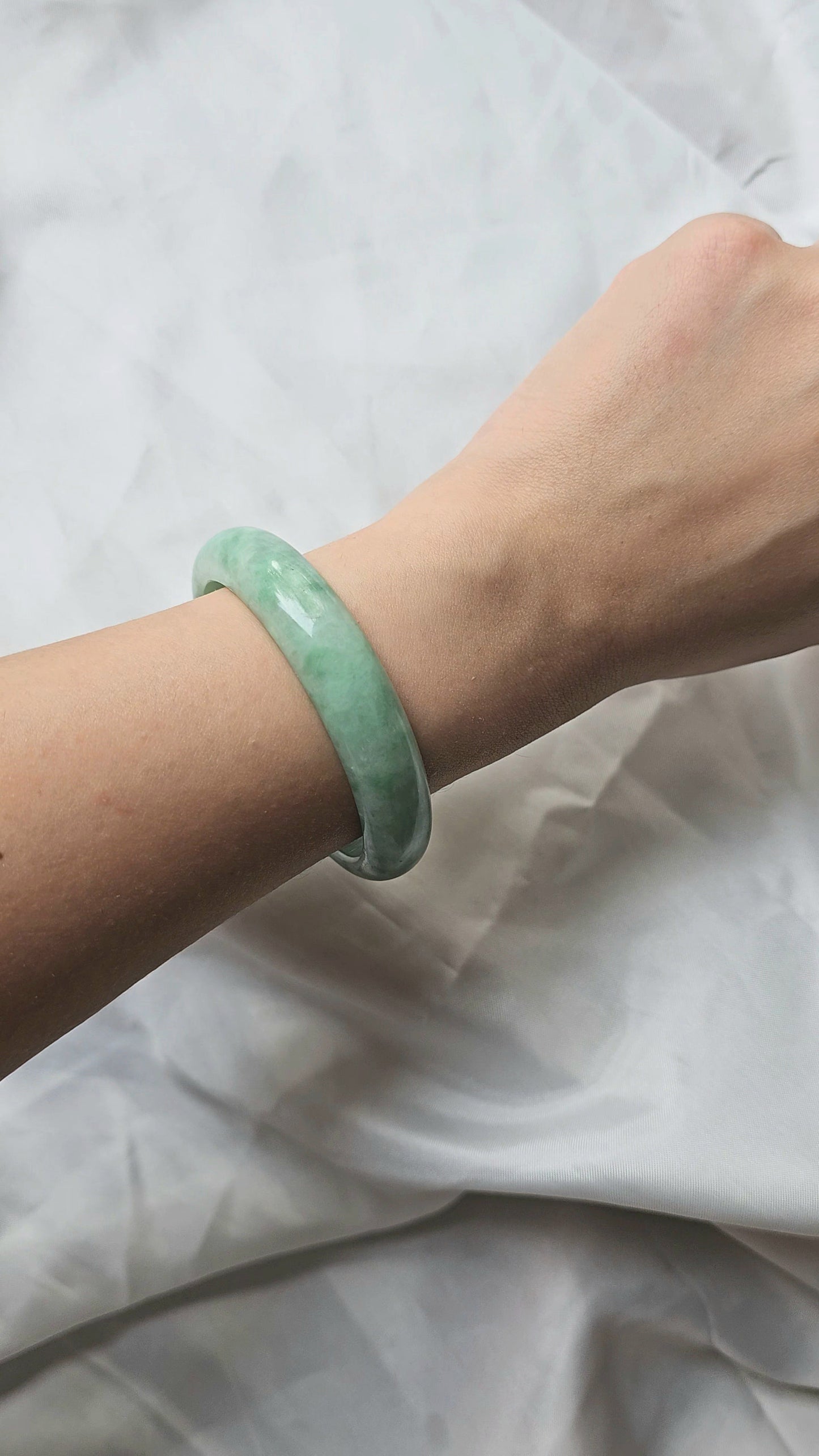 GUARDIAN | JAYDE Untreated Grade-A Jadeite Bangle in Pastel & Dark Green (53.7mm Half Round)