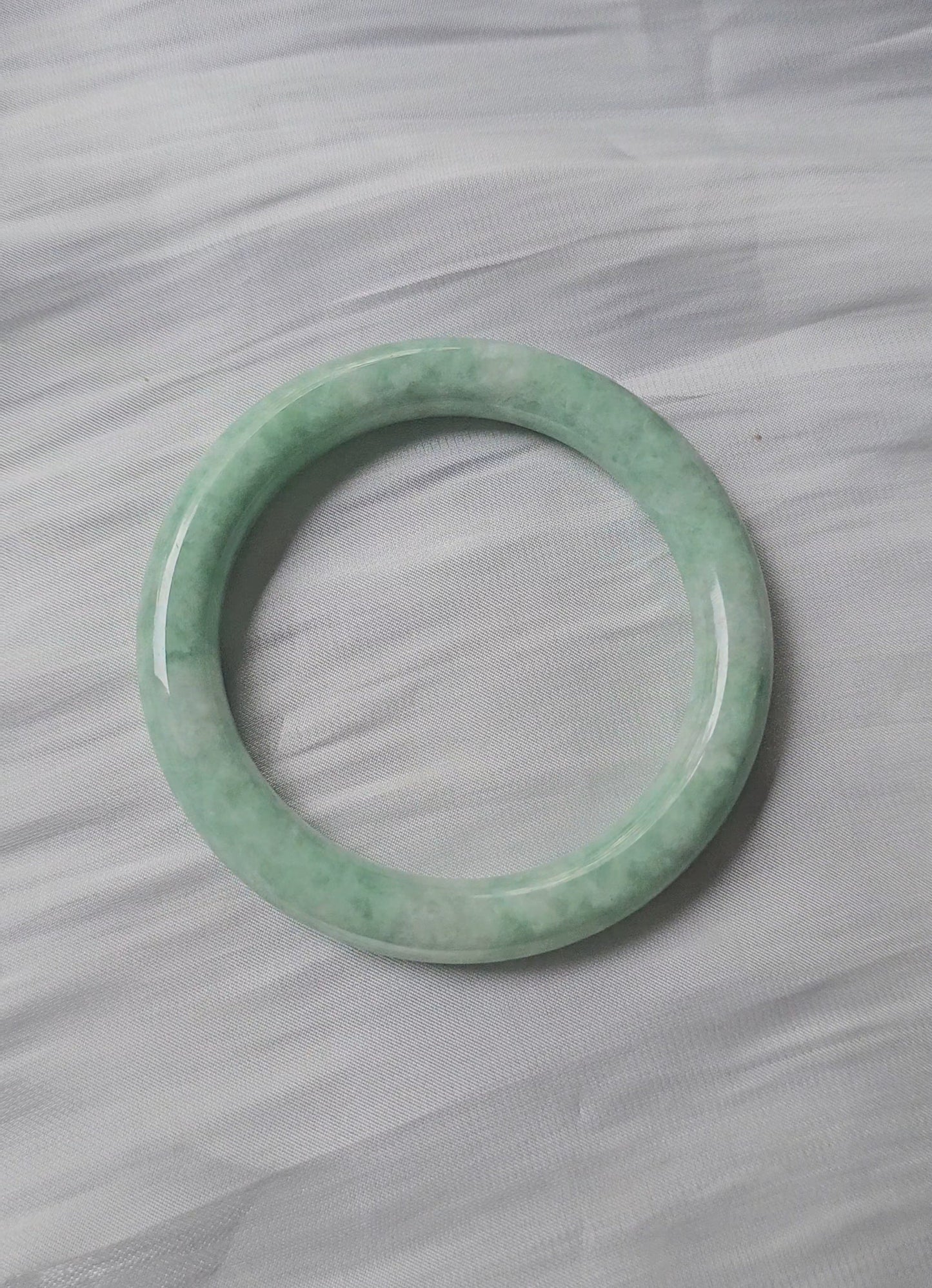 GUARDIAN | JAYDE Untreated Grade-A Jadeite Bangle in Pastel Green with Dark Green (54.5mm Round)
