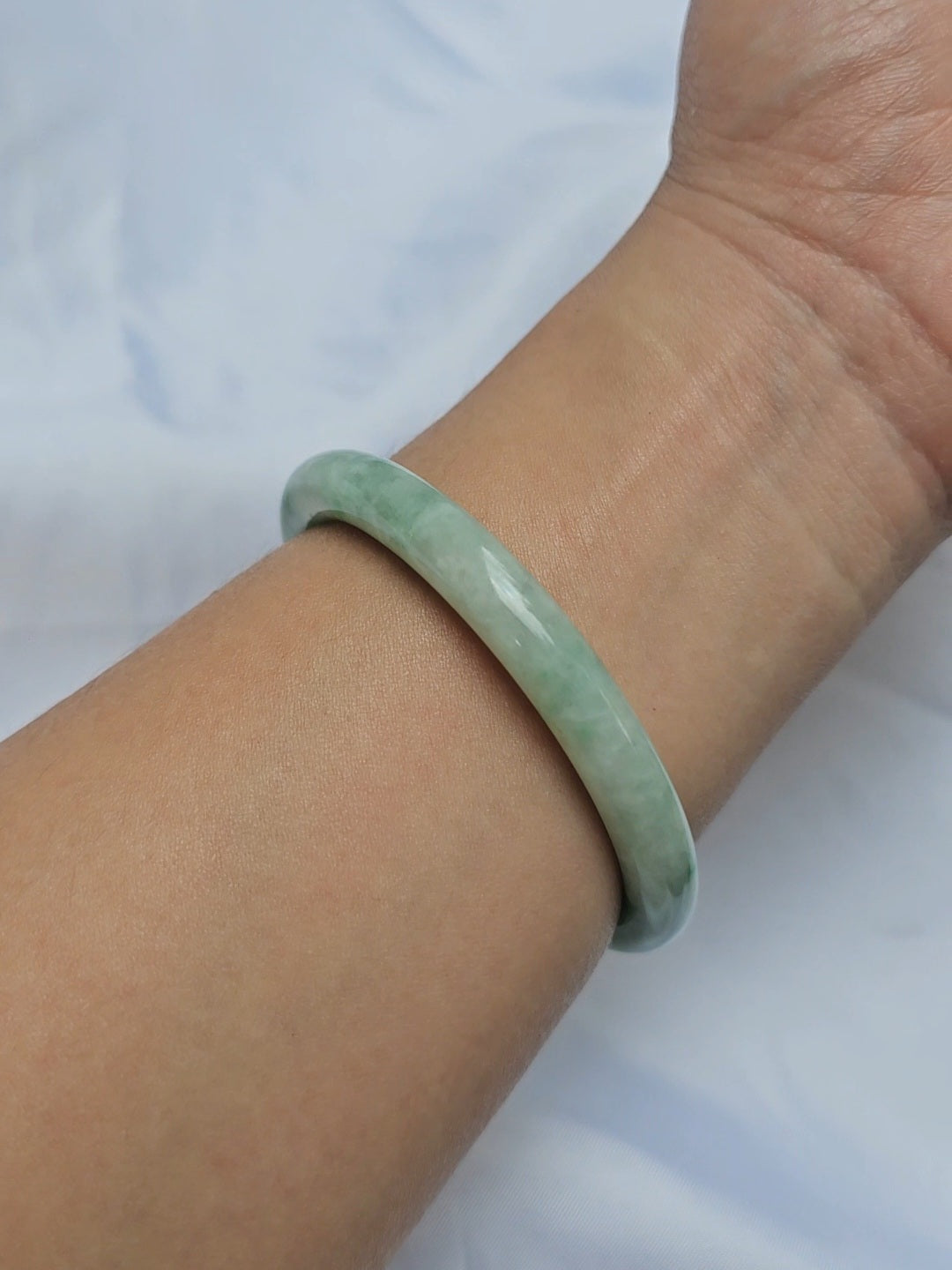 GUARDIAN | JAYDE Natural Grade-A Jadeite Bangle in Pastel Green (57mm Round)