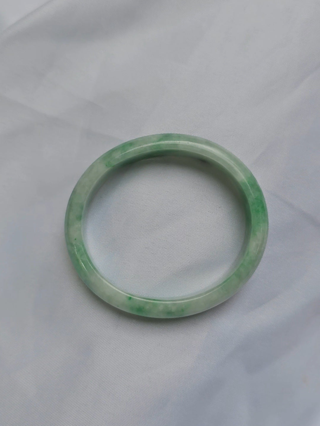 GUARDIAN | JAYDE Natural Grade-A Jadeite Bangle in Pastel Green (53.2mm Oval)