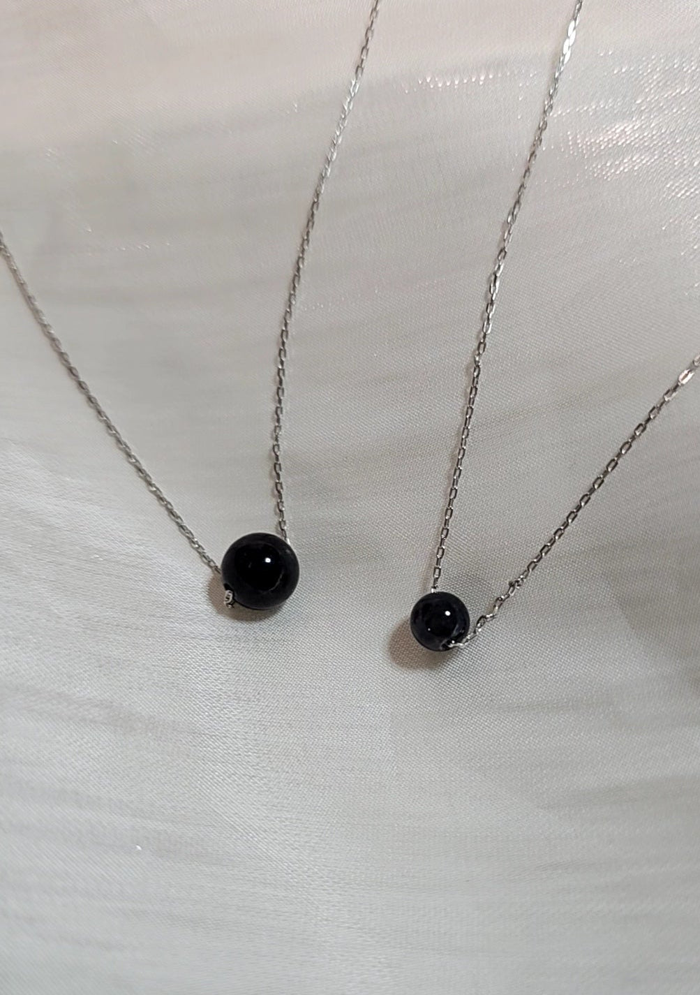 Yuan | Minimalist Floating Jadeite Necklace in Mysterious Black