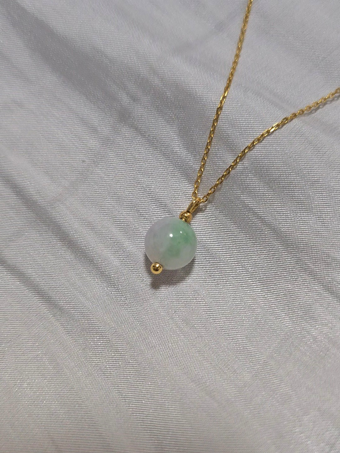 Yuan | Classic Floating Jadeite Necklace in Pastel Green and White