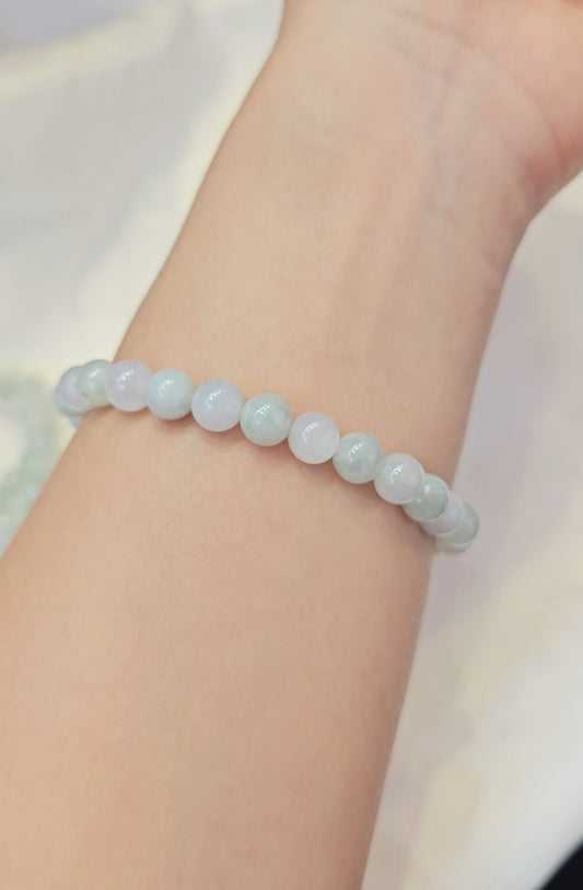Yuan | Jadeite Bead Bracelet in Light Pastel Green and Dreamy White (7mm)