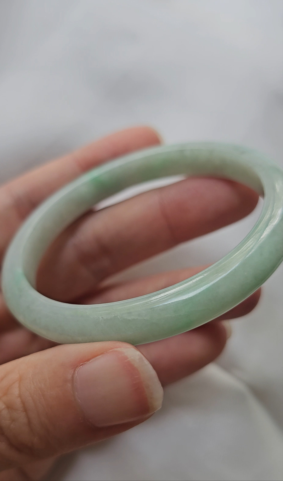 GUARDIAN | JAYDE Natural Grade-A Jadeite Bangle in Pastel Green (52.8mm Oval)