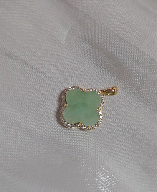 Nature | Serendipity Four Leaf Clover Jadeite Pendant in Pastel Green