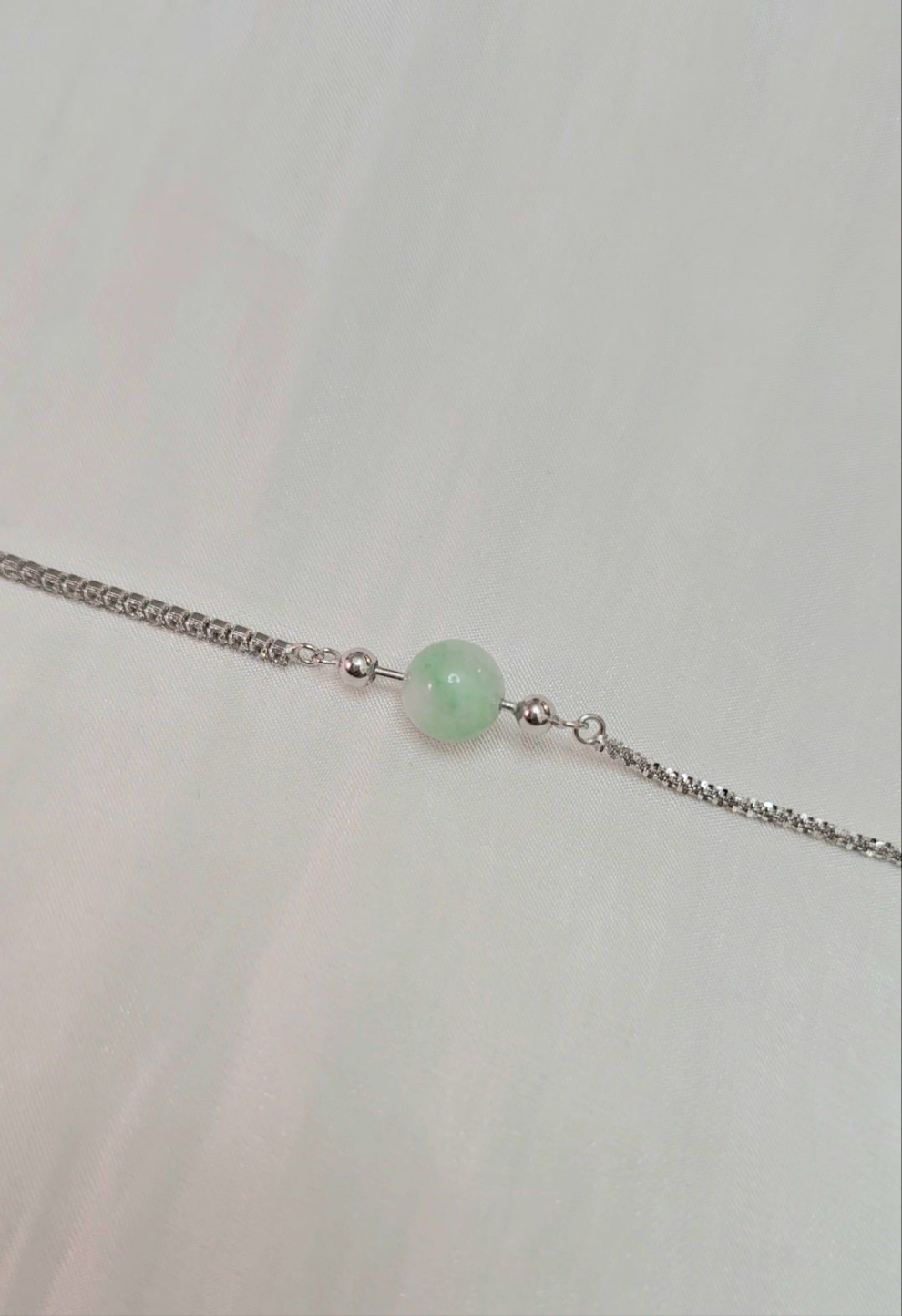 Yuan | Classic Jadeite Bracelet in White and Pastel Green