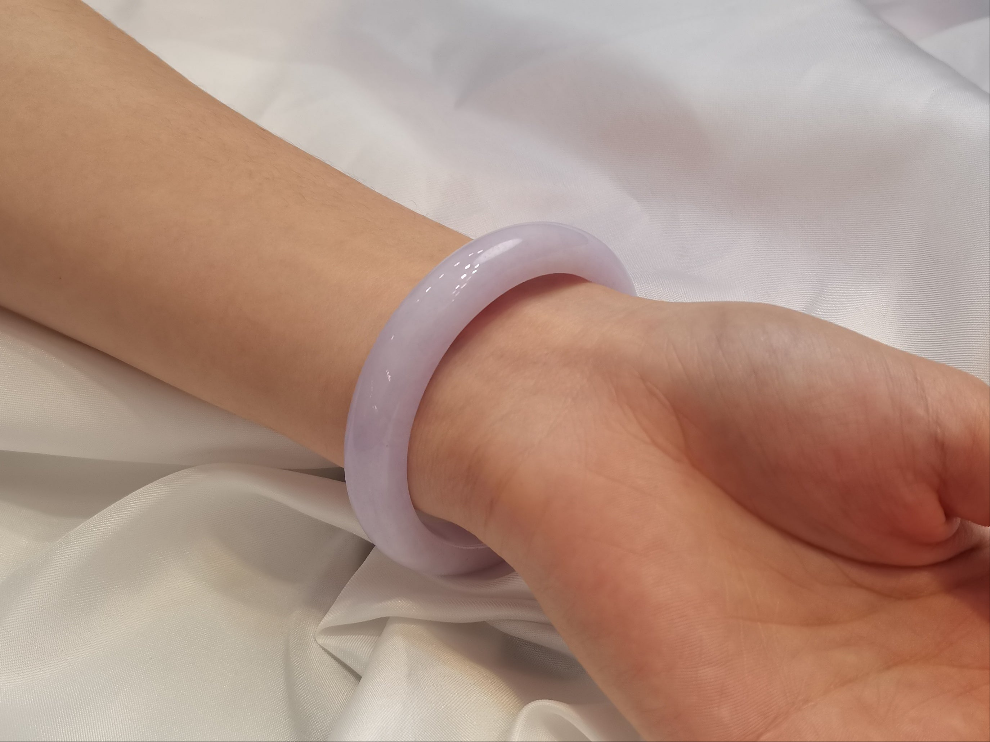 GUARDIAN | JAYDE Natural Grade-A Jadeite Bangle in Light Lavender Purple (55.8mm Half Round)