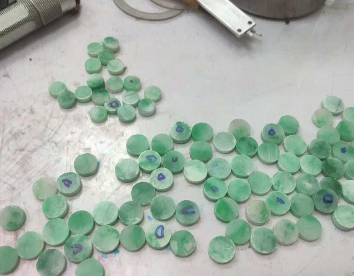 Guardian | Imperial Safekeeping 'Ping An' Jadeite Pendant in Deep Green (13mm, 18ct Gold)