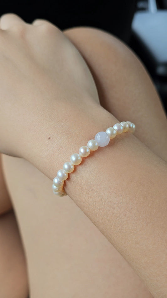 Yuan | Leila Jadeite Bead Bracelet in Light Lavender Purple with Freshwater Pearls