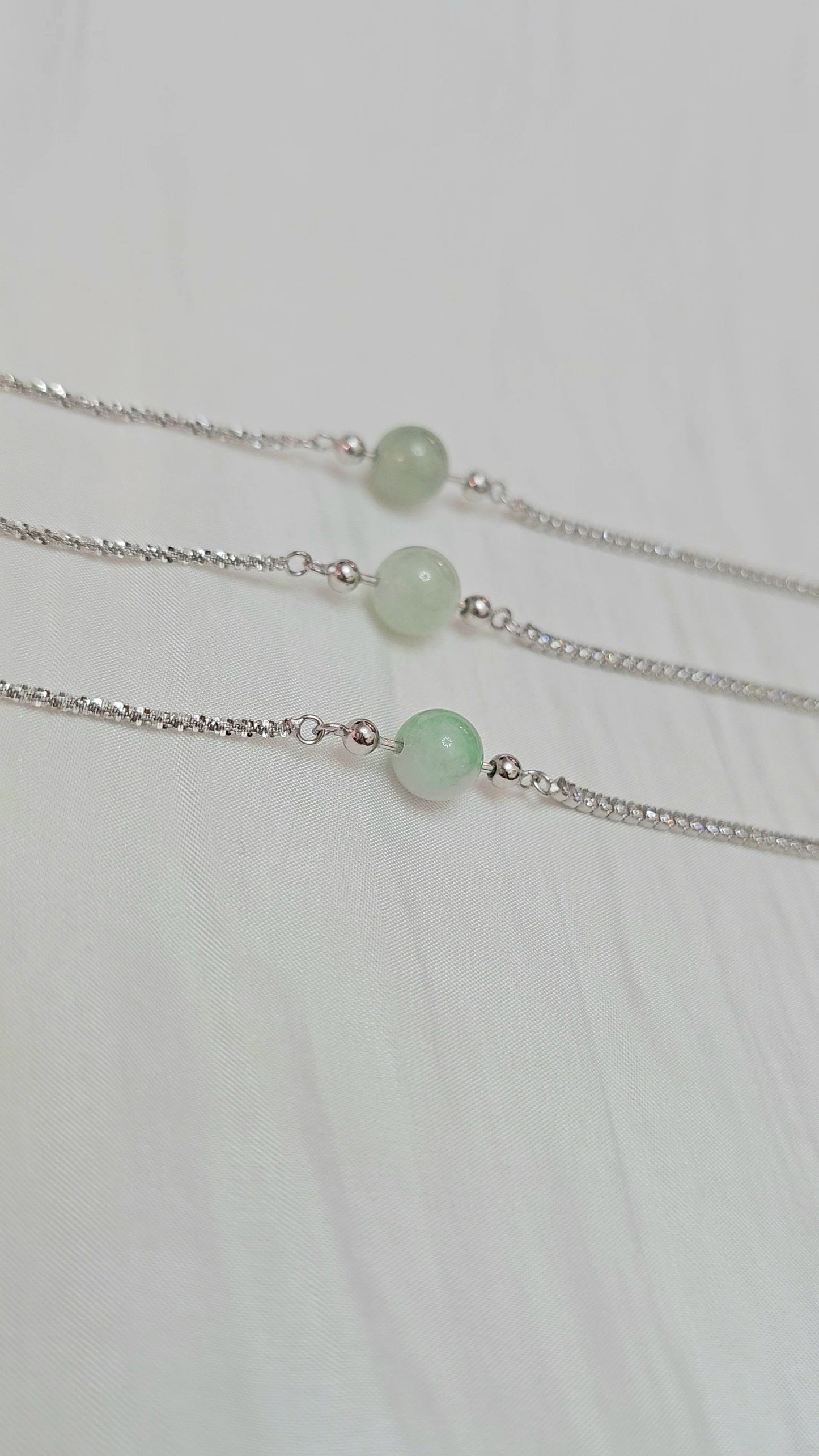 Yuan | Classic Jadeite Bracelet in White and Pastel Green
