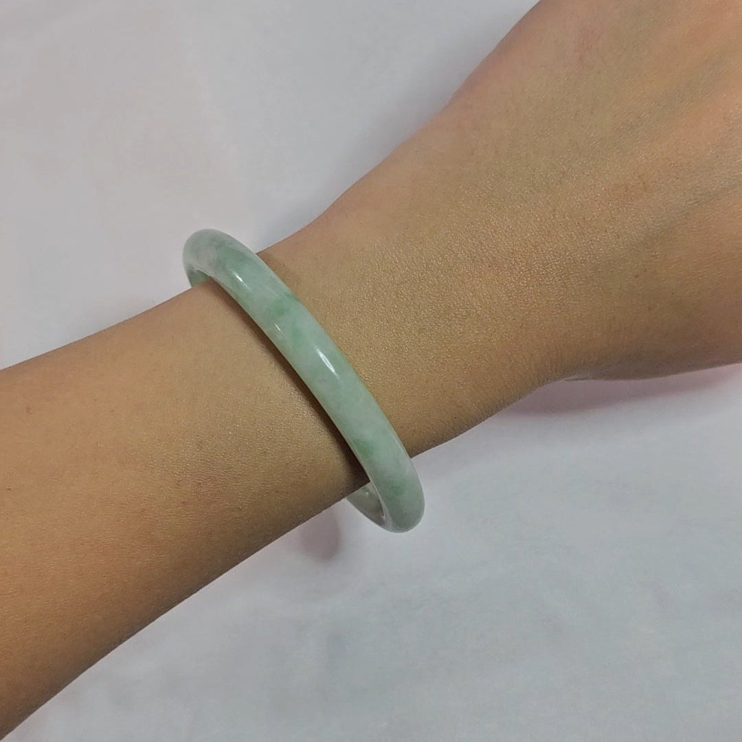 GUARDIAN | JAYDE Natural Grade-A Jadeite Bangle in Pastel Green and White (54.3mm Round)