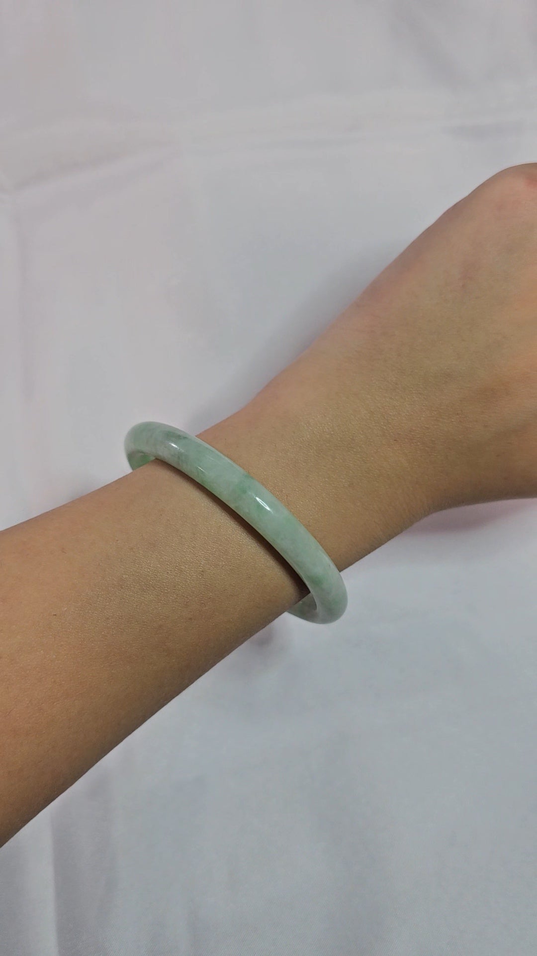 GUARDIAN | JAYDE Natural Grade-A Jadeite Bangle in Pastel Green and White (54.3mm Round)