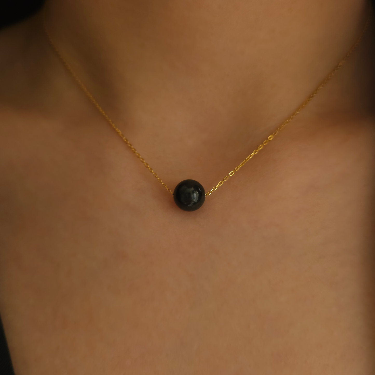 Yuan | Minimalist Floating Jadeite Necklace in Mysterious Black