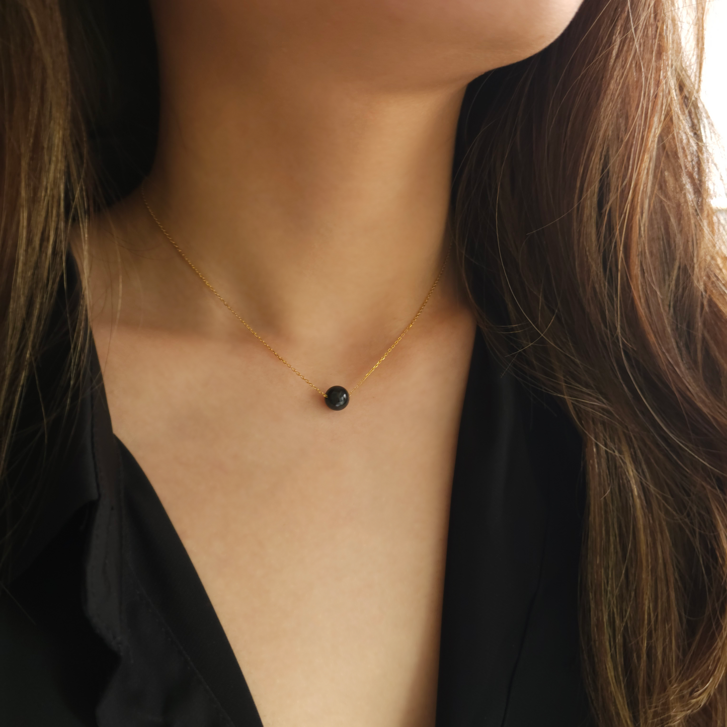 Yuan | Minimalist Floating Jadeite Necklace in Mysterious Black