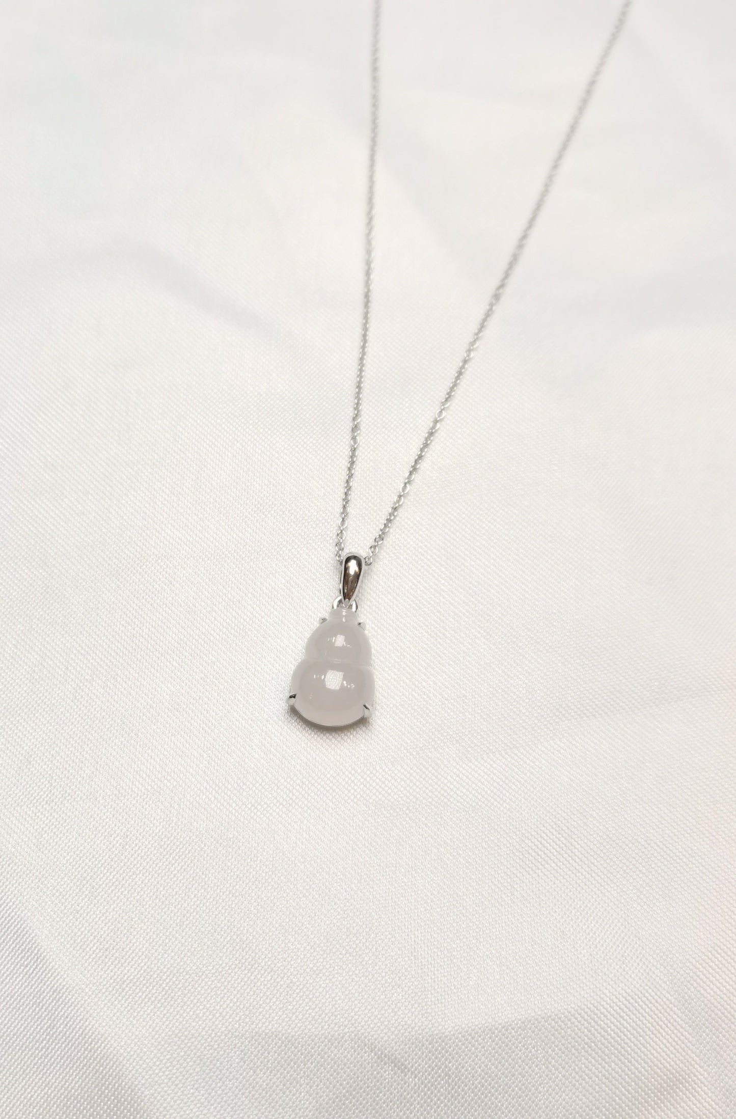 Guardian | Hulu Jadeite Pendant in Dreamy White