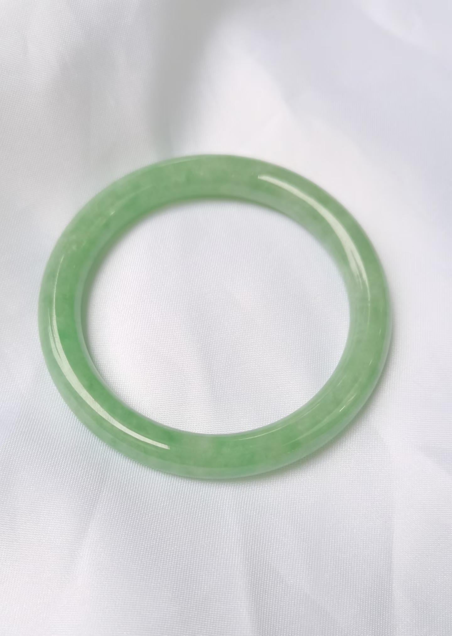 GUARDIAN | JAYDE Untreated Grade-A Jadeite Bangle in Apple Green (54.3mm Round)