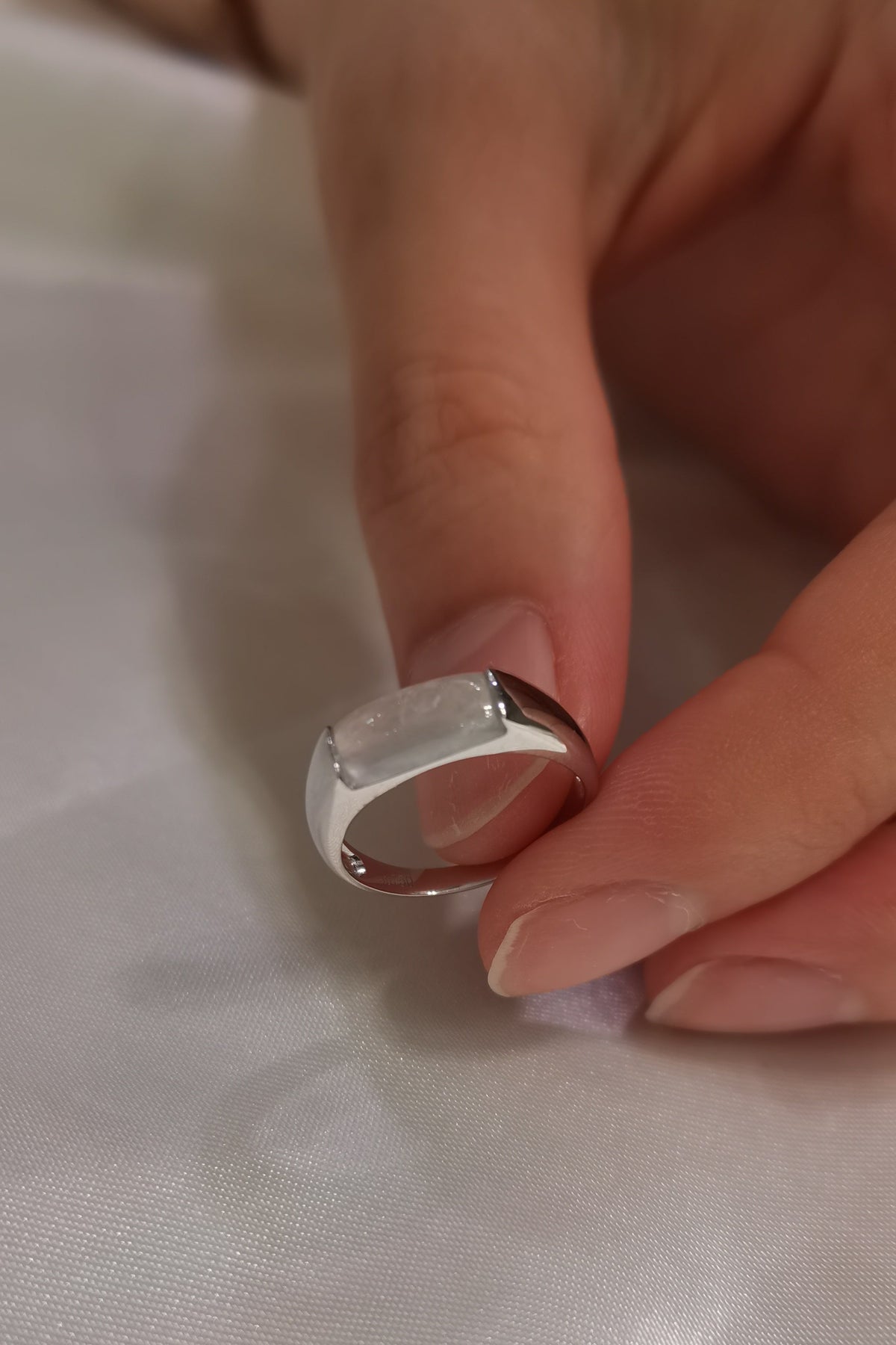 Jian | Untreated Grade-A Jadeite Ring in Icy White