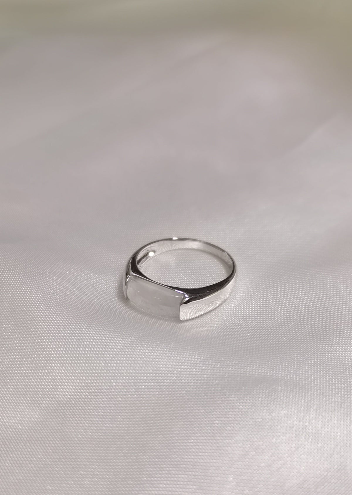 Jian | Untreated Grade-A Jadeite Ring in Icy White