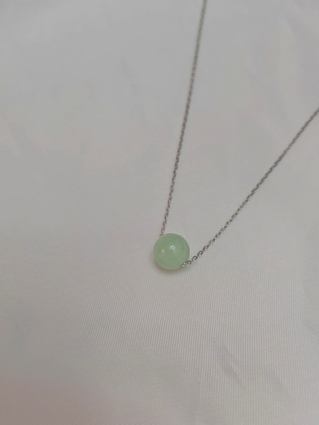 Yuan | Minimalist Floating Jadeite Necklace in Pastel Green