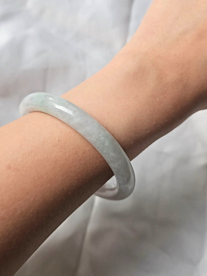 GUARDIAN | JAYDE Natural Grade-A Jadeite Bangle in Dreamy White with Pastel Green (55.4mm Round)