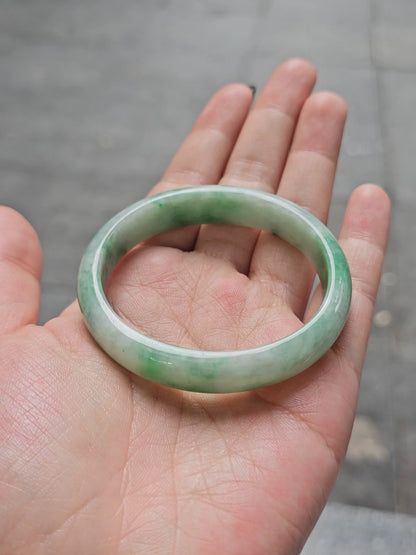 GUARDIAN | JAYDE Natural Grade-A Jadeite Bangle in Pastel Green (53.2mm Oval)