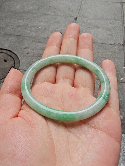 GUARDIAN | JAYDE Natural Grade-A Jadeite Bangle in Pastel Green (56.6mm Oval)