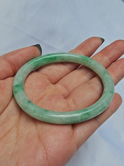 GUARDIAN | JAYDE Natural Grade-A Jadeite Bangle in Pastel Green (56.6mm Oval)