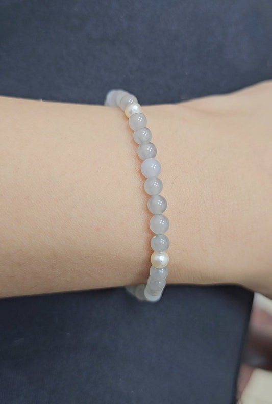 Yuan | Jadeite Bead Bracelet in Greyish Ocean Blue and Purple (4-5mm)