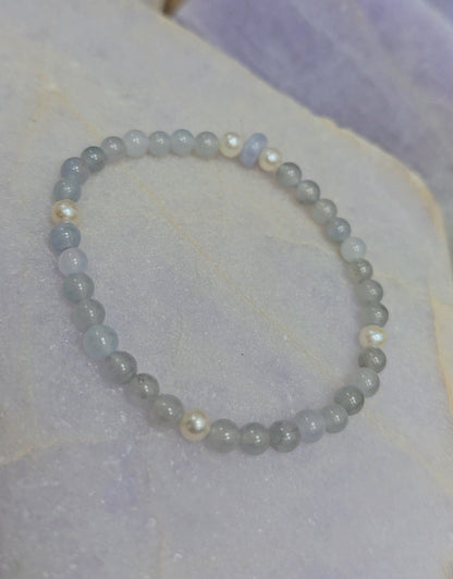 Yuan | Jadeite Bead Bracelet in Greyish Ocean Blue and Purple (4-5mm)