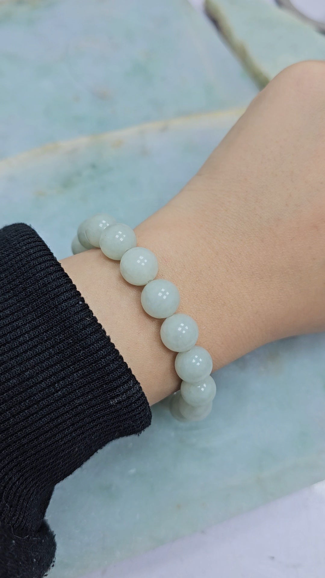 Yuan | Jadeite Bead Bracelet in Light Pastel Green (8/10mm)