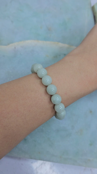 Yuan | Jadeite Bead Bracelet in Light Pastel Green (8/10mm)
