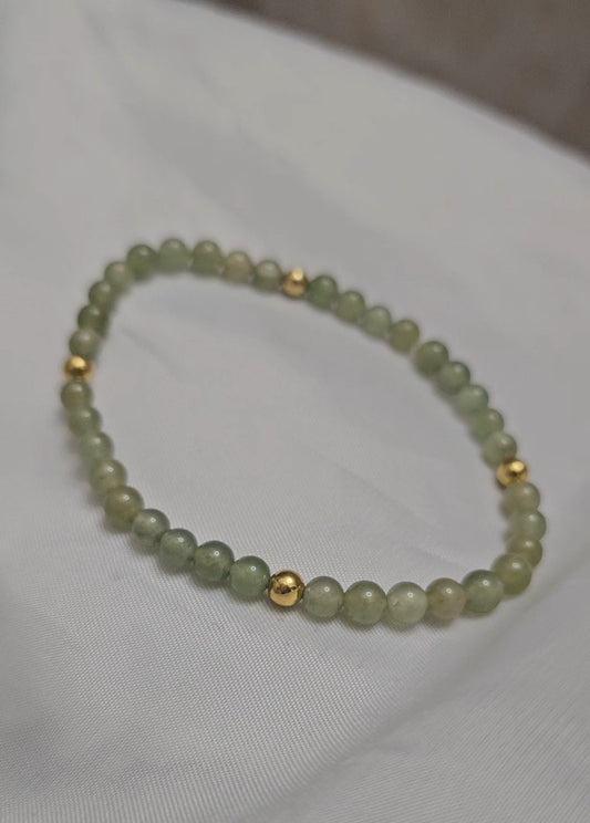 Yuan | 18ct gold Jadeite Bead Bracelet in Aqua Green (4mm)
