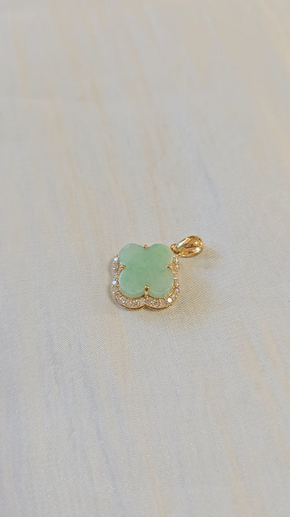 Nature | Serendipity Four Leaf Clover Jadeite Pendant in Pastel Green