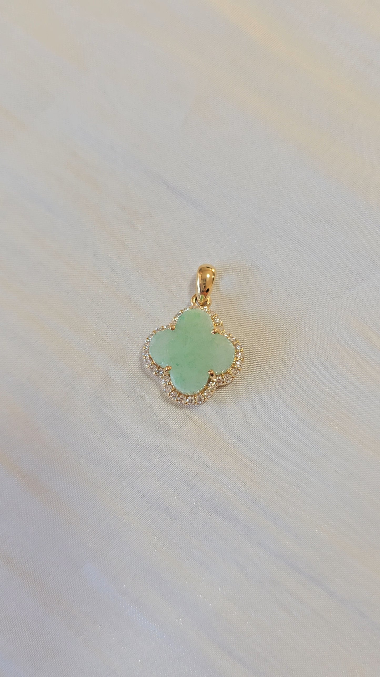 Nature | Serendipity Four Leaf Clover Jadeite Pendant in Pastel Green