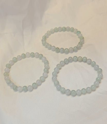 Yuan | Jadeite Bead Bracelet in Light Pastel Green and Dreamy White (7mm)