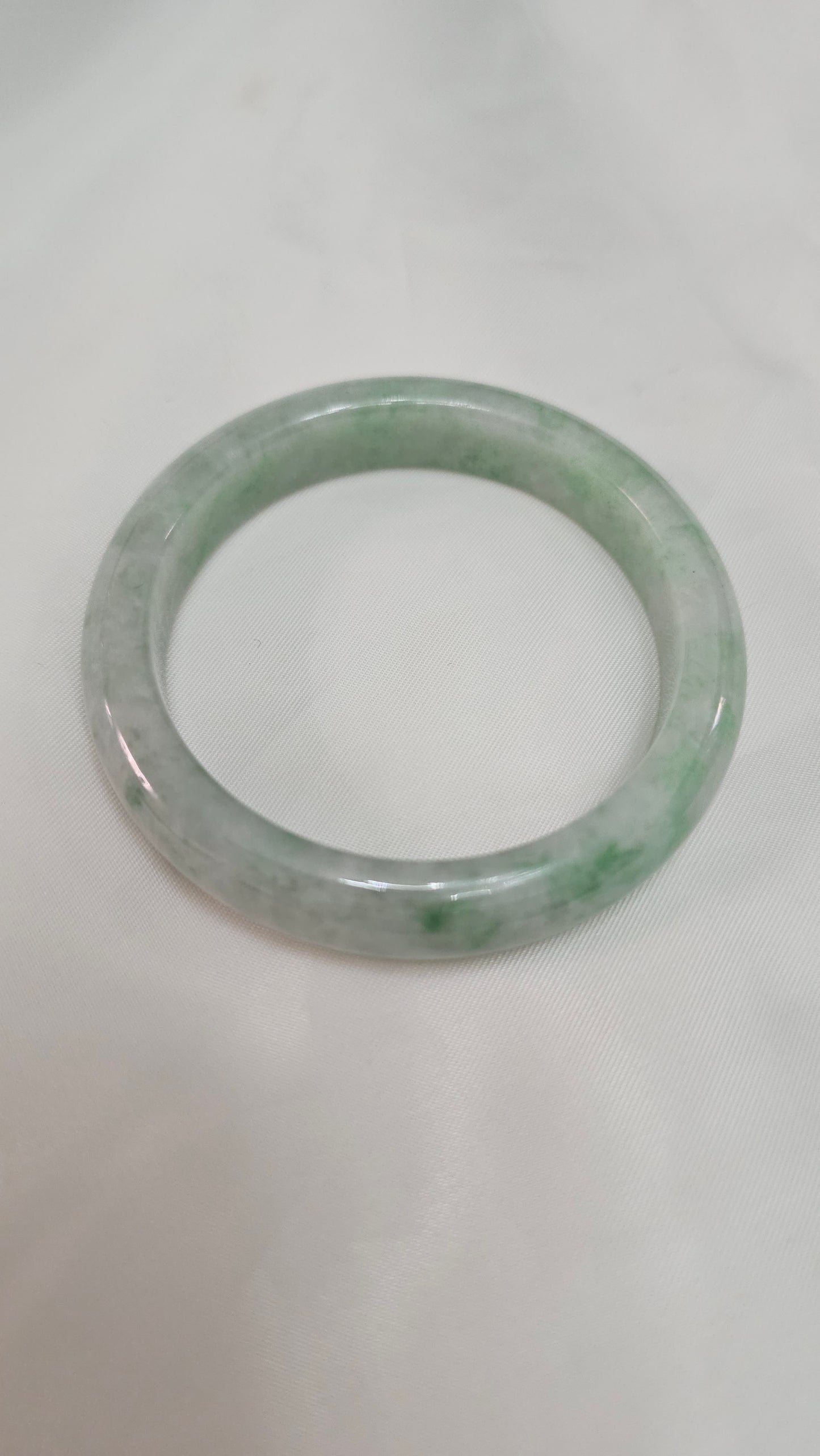 GUARDIAN | JAYDE Untreated Grade-A Jadeite Bangle in Pastel Green (53.9mm Half Round)