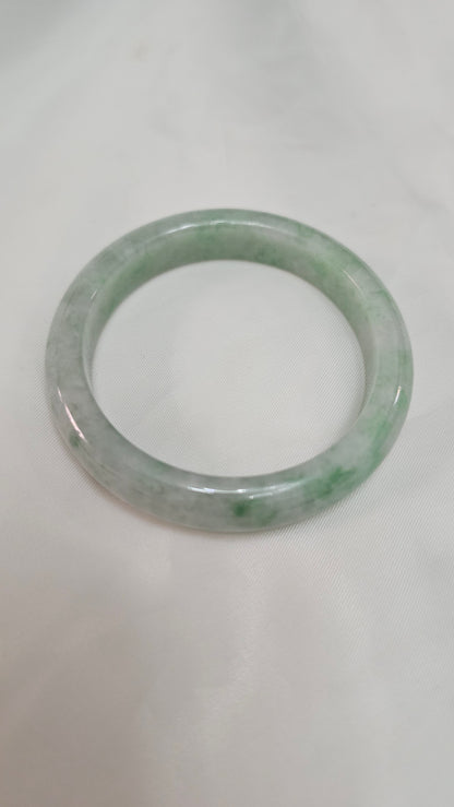 GUARDIAN | JAYDE Untreated Grade-A Jadeite Bangle in Pastel Green (53.9mm Half Round)