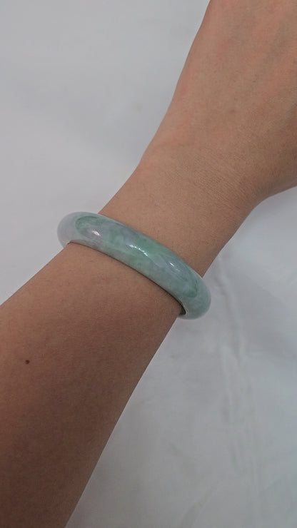 GUARDIAN | JAYDE Untreated Grade-A Jadeite Bangle in Pastel Green (53.9mm Half Round)