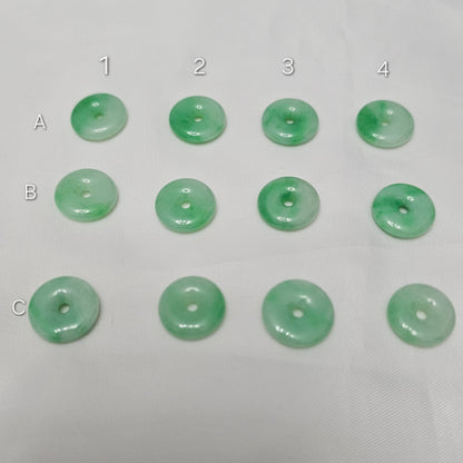 守護者 | 復古保管「平安」淡綠色翡翠吊墜（13 毫米，18K 鍍金/純金） 