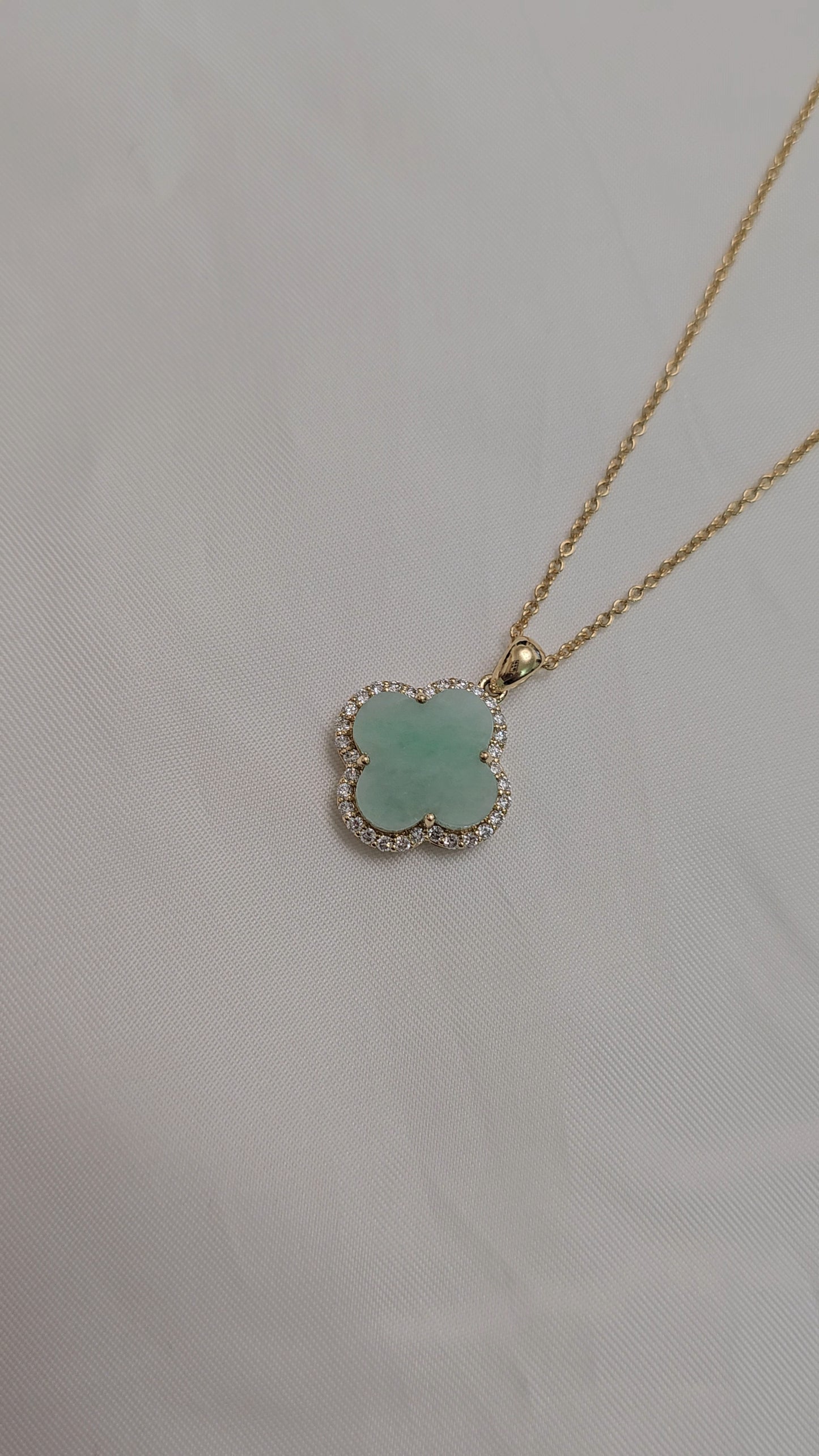 Nature | Serendipity Four Leaf Clover Jadeite Pendant in Pastel Green