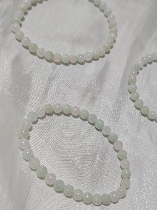 Yuan | Jadeite Bead Bracelet in Light Pastel Green and Dreamy White (5mm)