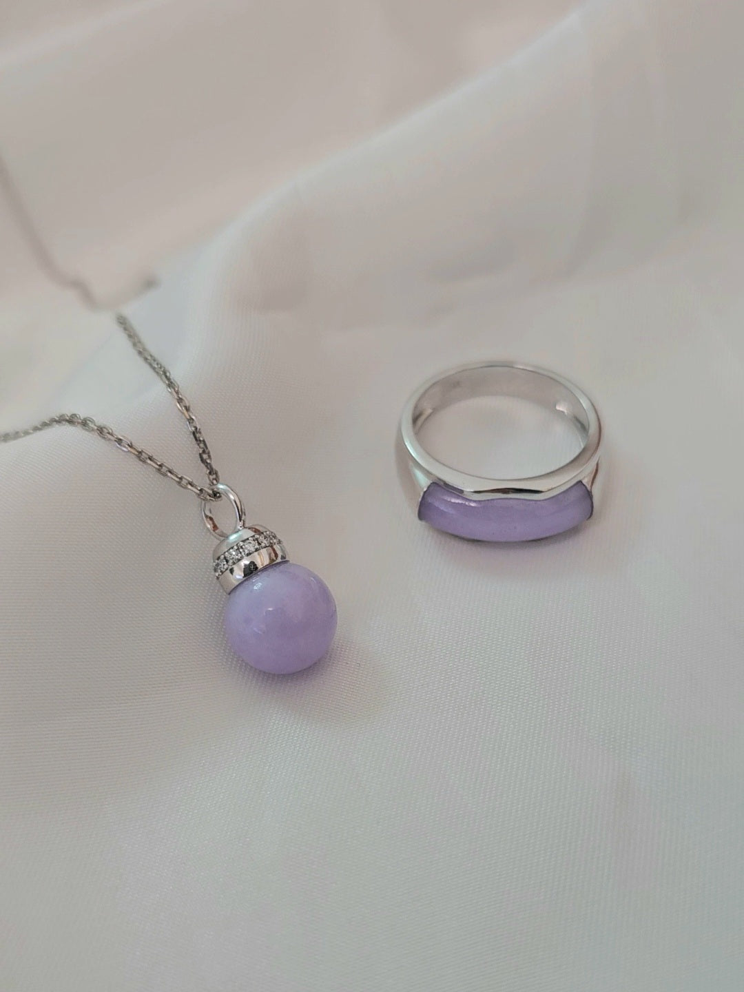 Jian | Untreated Grade-A Jadeite Ring in Dark Lavender Purple