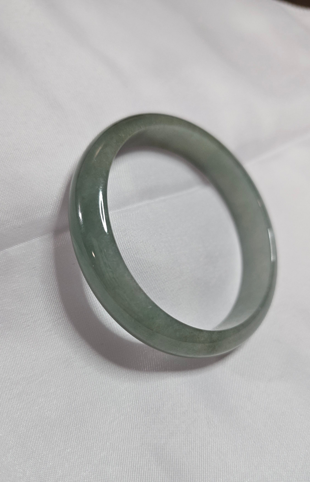 GUARDIAN | JAYDE Untreated Grade-A Jadeite Bangle in Aqua Green (57.1mm Half Round)