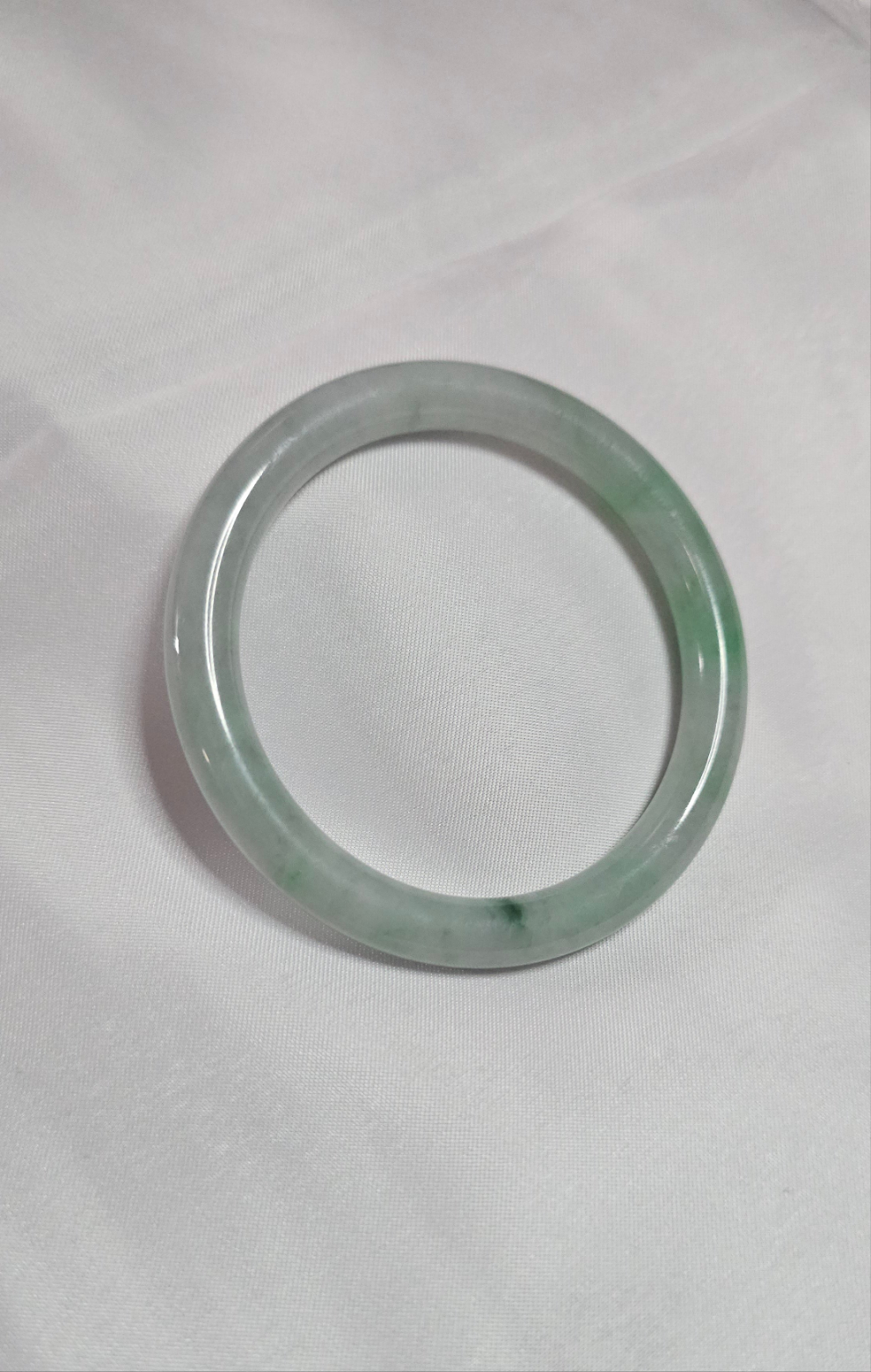 GUARDIAN | JAYDE Untreated Grade-A Jadeite Bangle in Pastel Green (55.8mm Round)