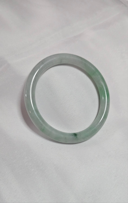 GUARDIAN | JAYDE Untreated Grade-A Jadeite Bangle in Pastel Green (55.8mm Round)