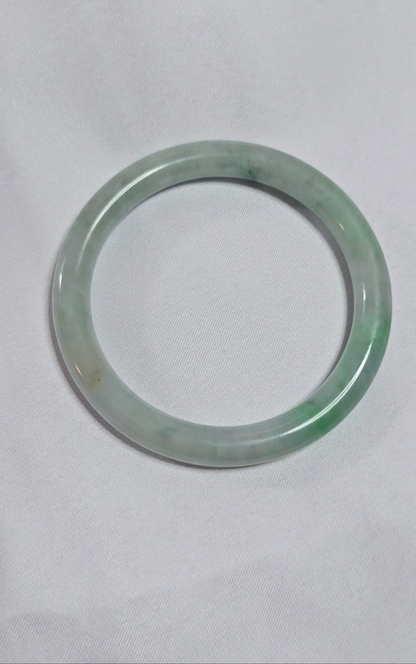 GUARDIAN | JAYDE Untreated Grade-A Jadeite Bangle in Pastel Green (55.8mm Round)