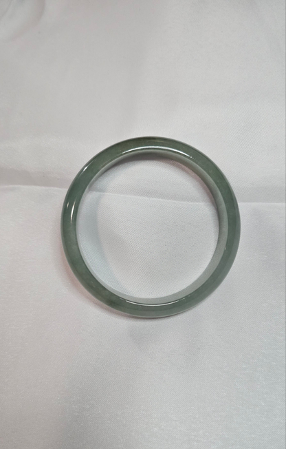 GUARDIAN | JAYDE Untreated Grade-A Jadeite Bangle in Aqua Green (57.1mm Half Round)