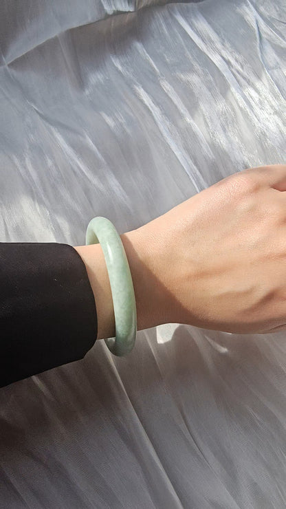 GUARDIAN | JAYDE Natural Grade-A Jadeite Bangle in Pastel Green (55.5mm Round)