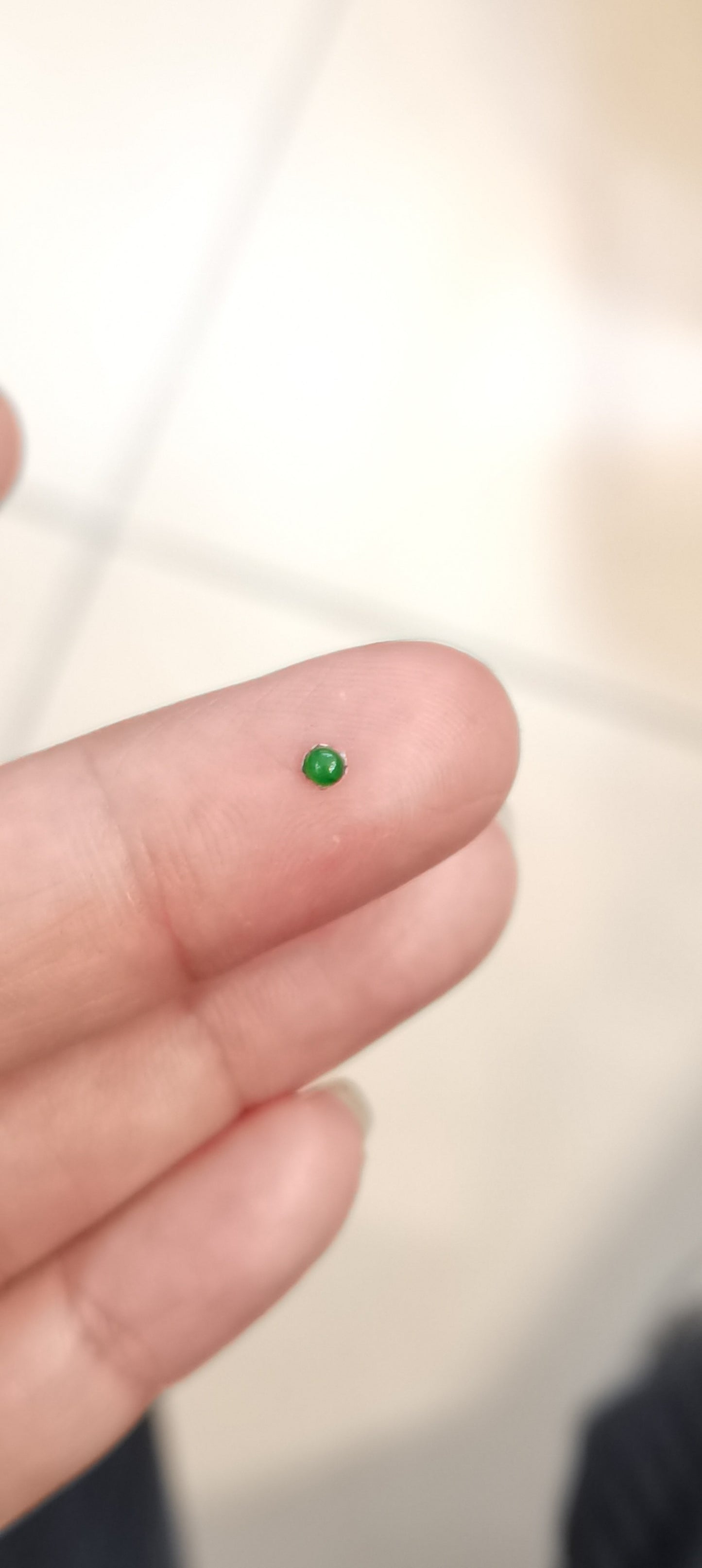 Custom jadeite jade stone in Imperial-like Green (2.4mm)