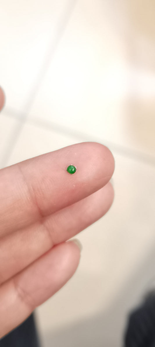 Custom jadeite jade stone in Imperial-like Green (2.4mm)